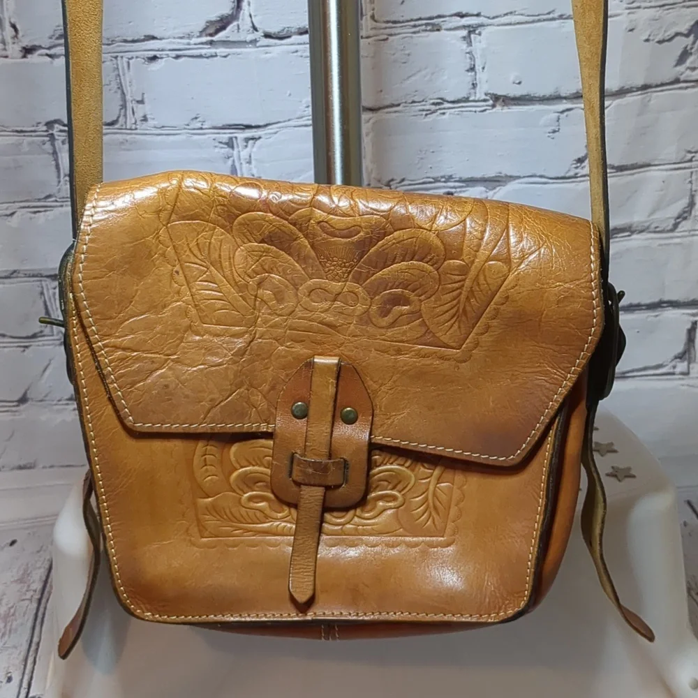 Patricia Nash Leather Tooled Cross Body Purse - Picture 1 of 8